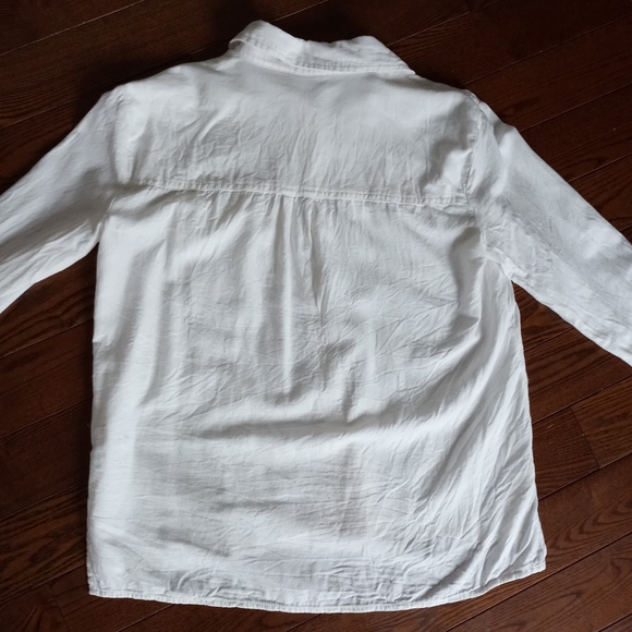 Joe Fresh relaxed white button up top - Picture 9 of 9
